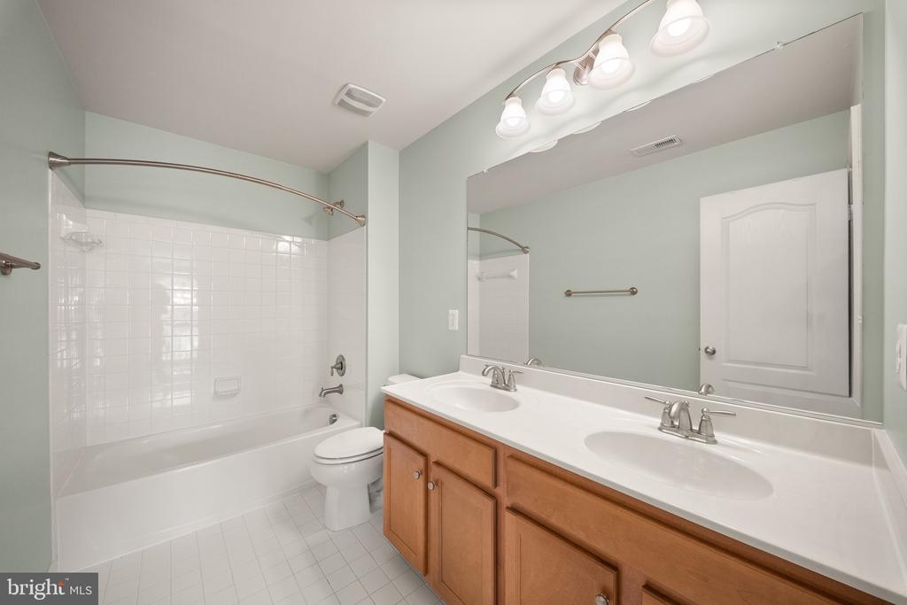 10800 HAGGLE COURT