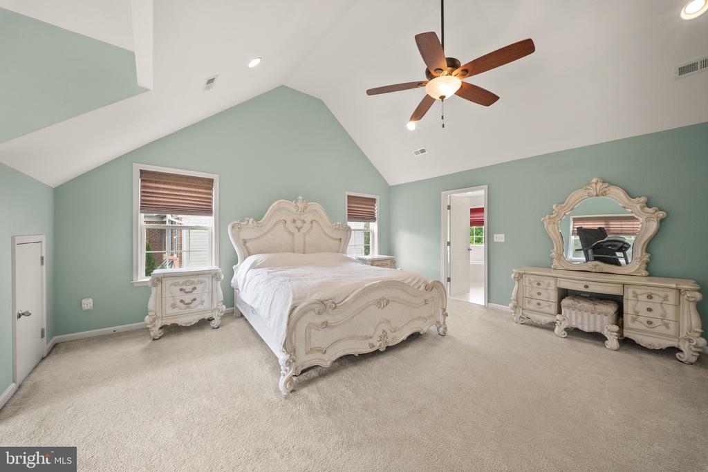 10800 HAGGLE COURT