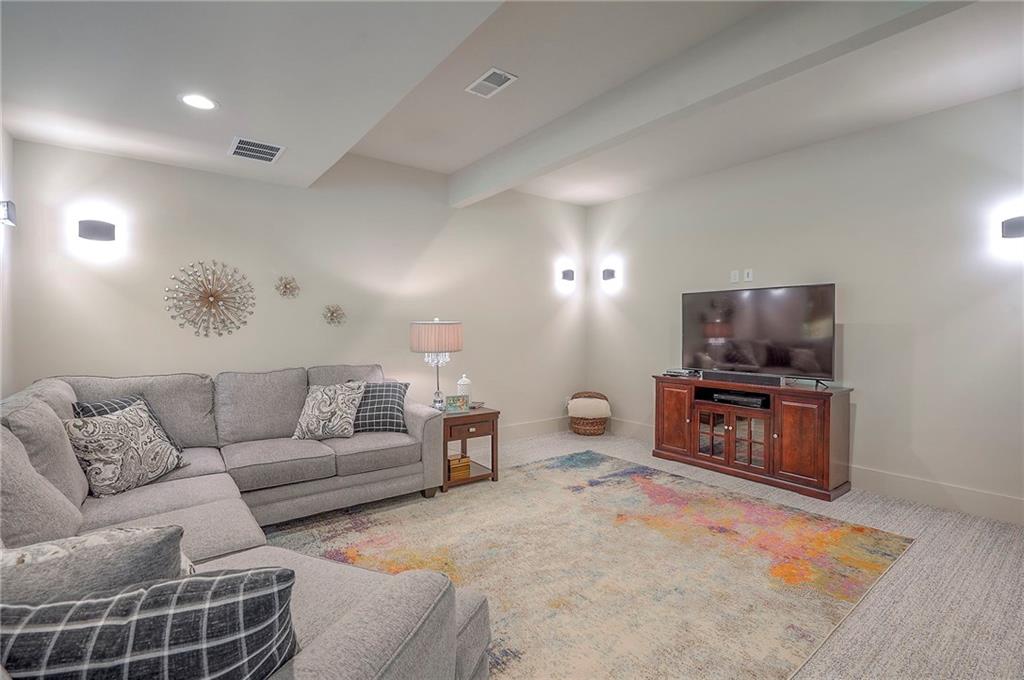 7736 N Donnelly Avenue