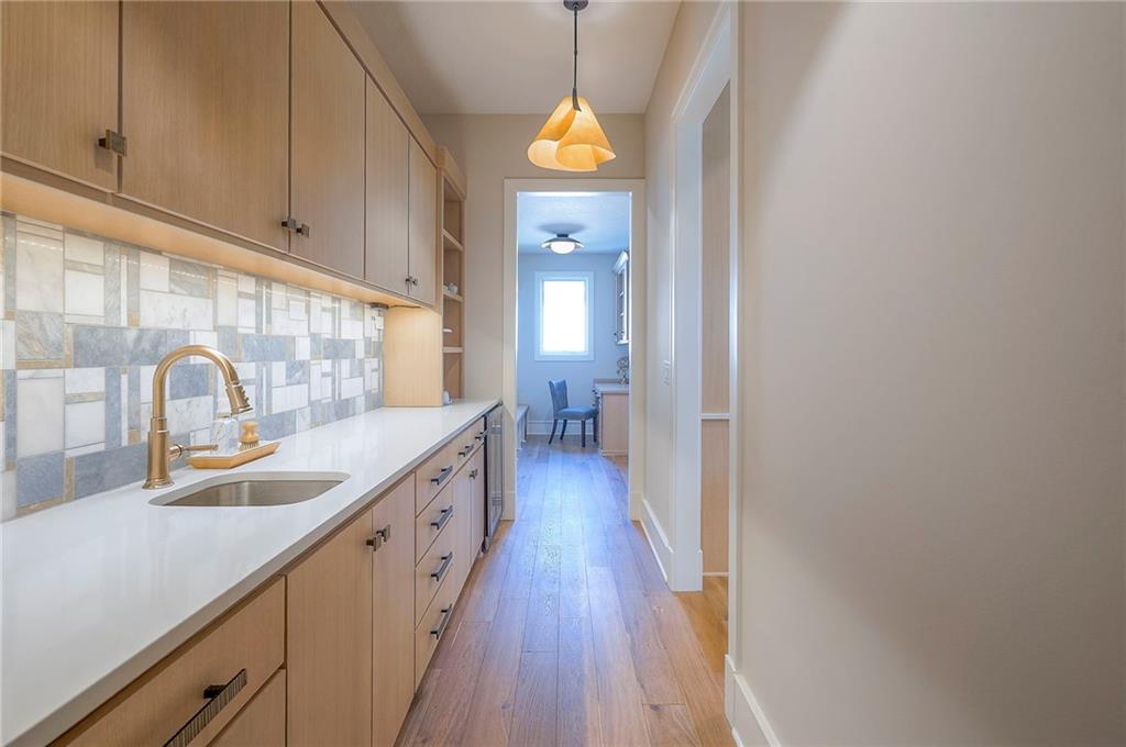 7736 N Donnelly Avenue