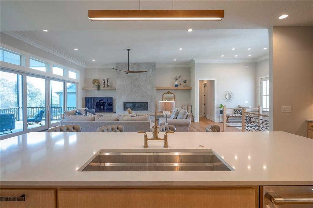 7736 N Donnelly Avenue