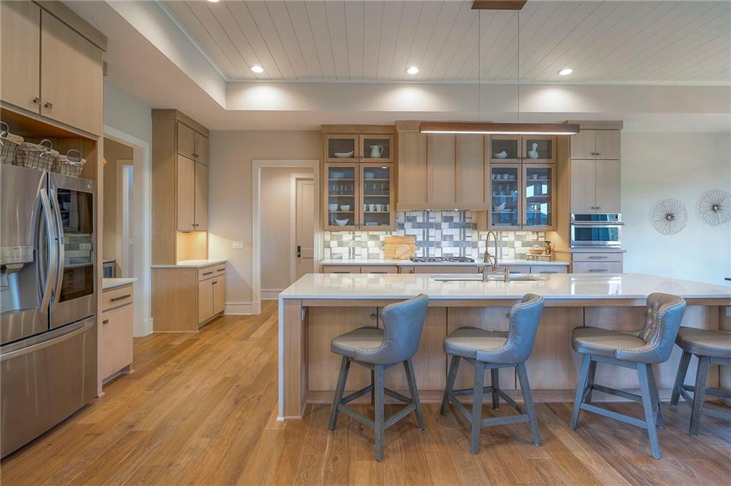 7736 N Donnelly Avenue