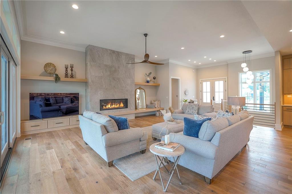 7736 N Donnelly Avenue