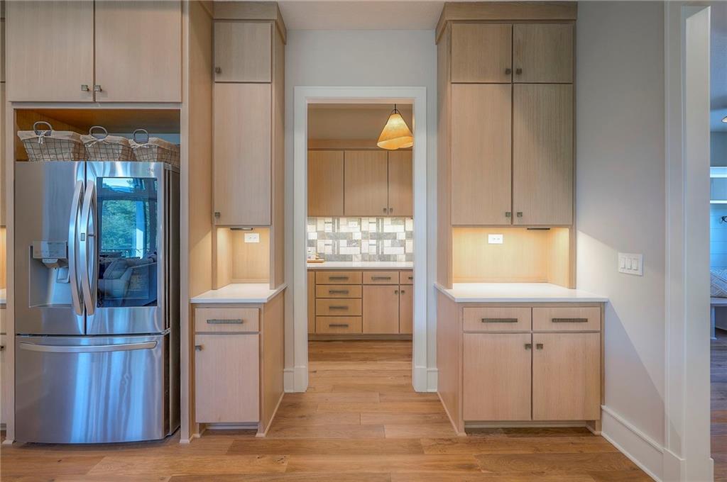 7736 N Donnelly Avenue