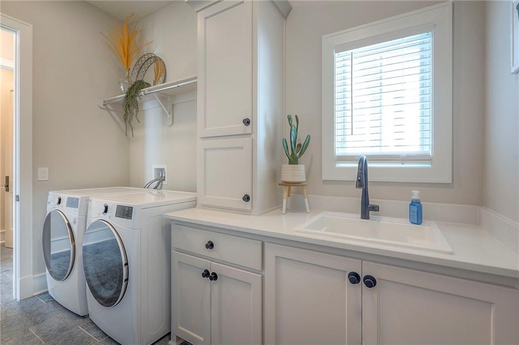 7736 N Donnelly Avenue