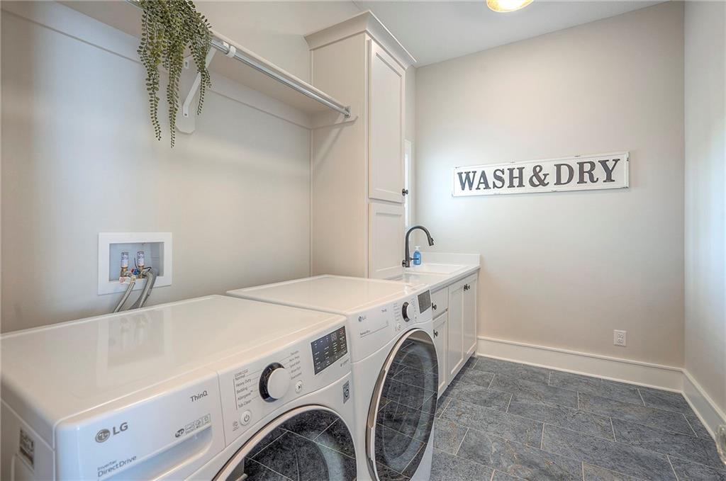 7736 N Donnelly Avenue