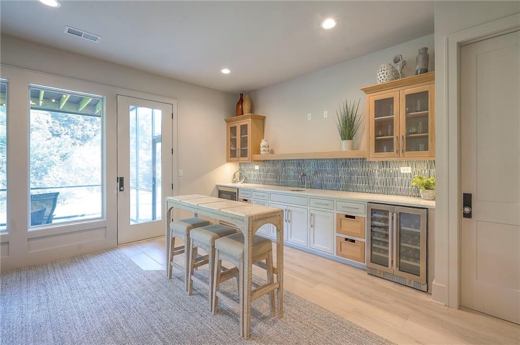 7736 N Donnelly Avenue