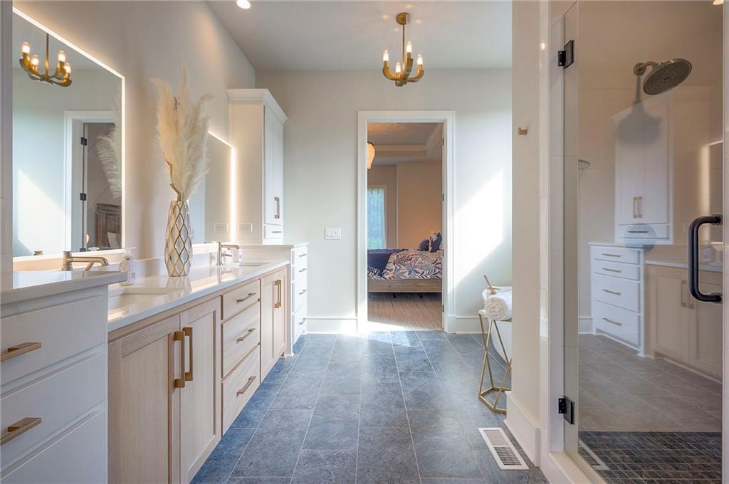 7736 N Donnelly Avenue