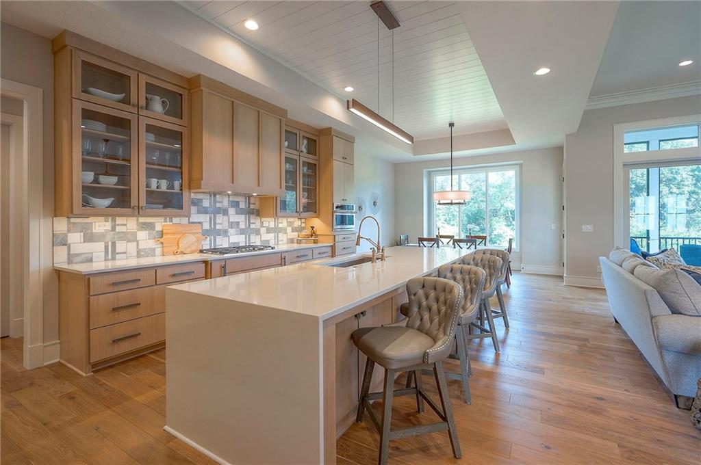 7736 N Donnelly Avenue