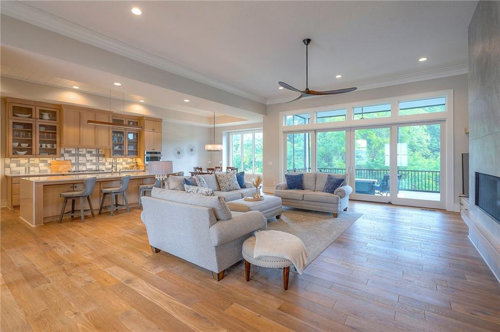 7736 N Donnelly Avenue