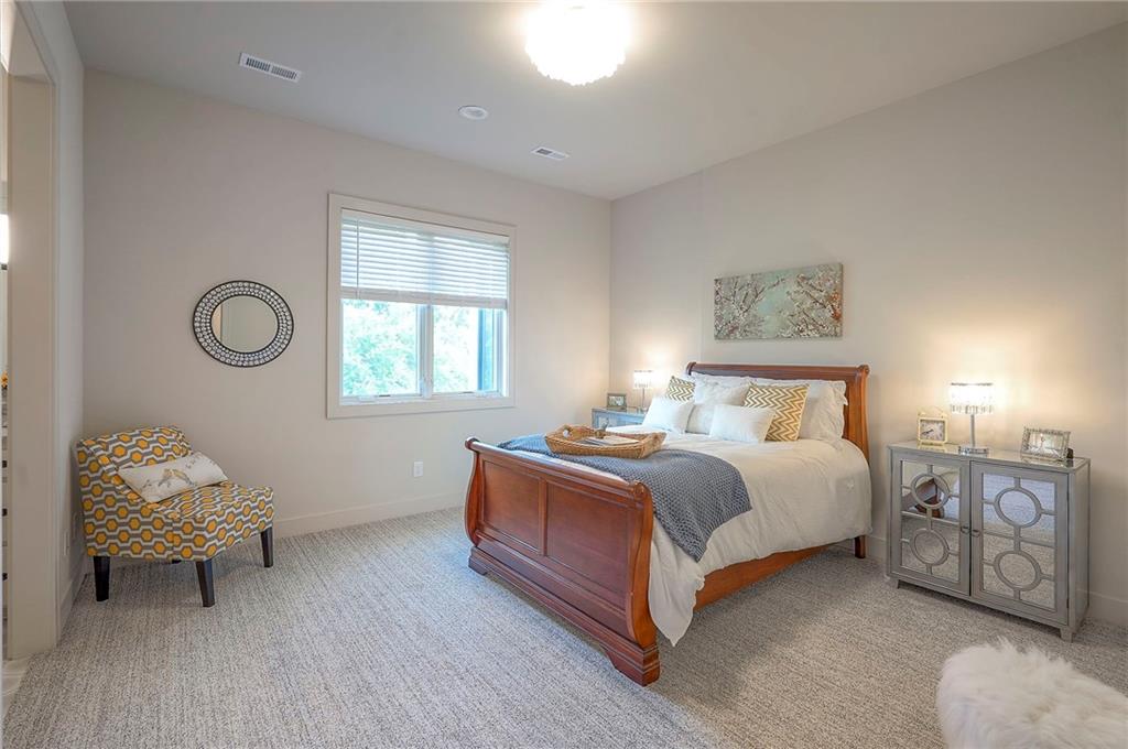 7736 N Donnelly Avenue