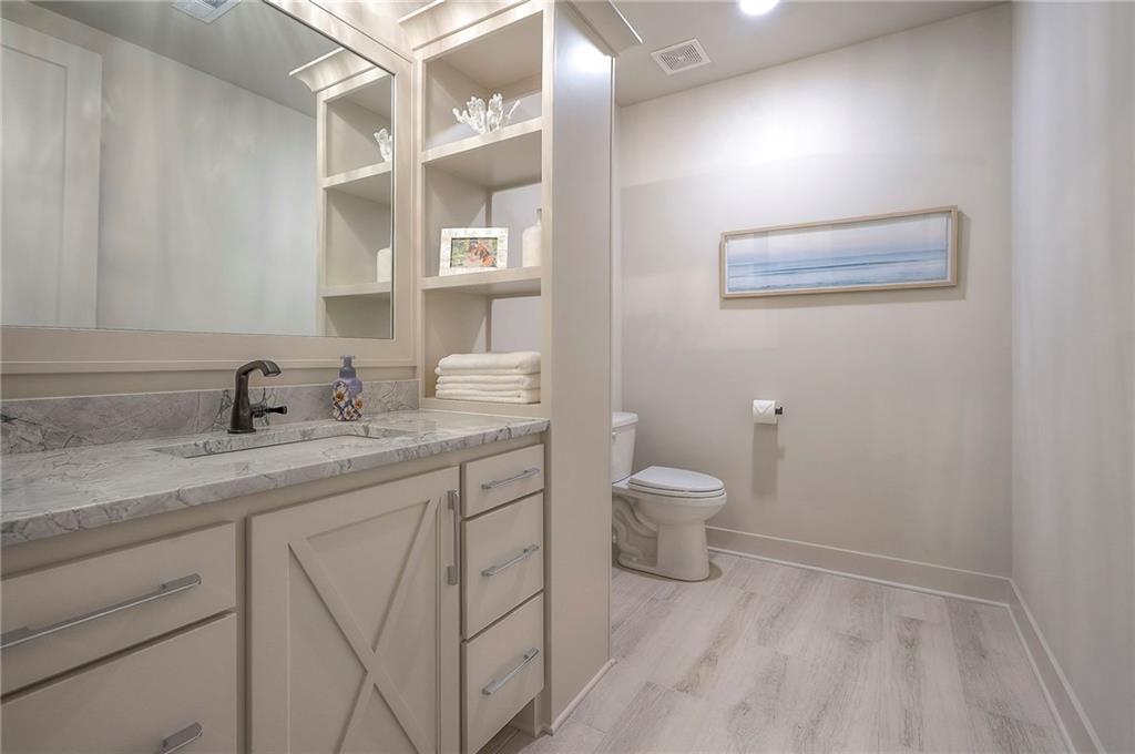 7736 N Donnelly Avenue