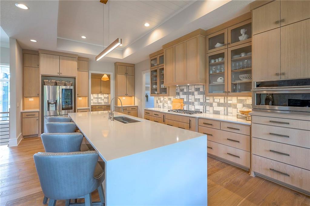 7736 N Donnelly Avenue