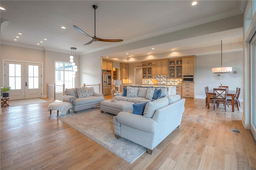 7736 N Donnelly Avenue