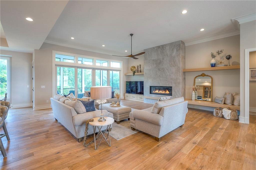 7736 N Donnelly Avenue