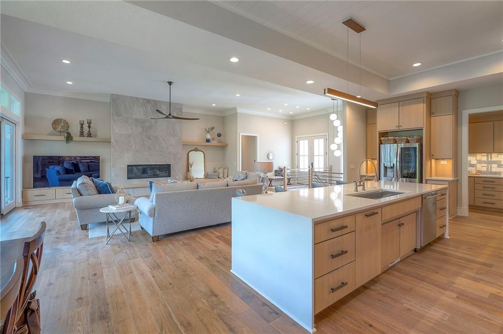 7736 N Donnelly Avenue