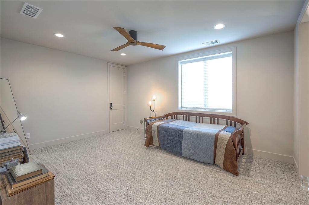 7736 N Donnelly Avenue