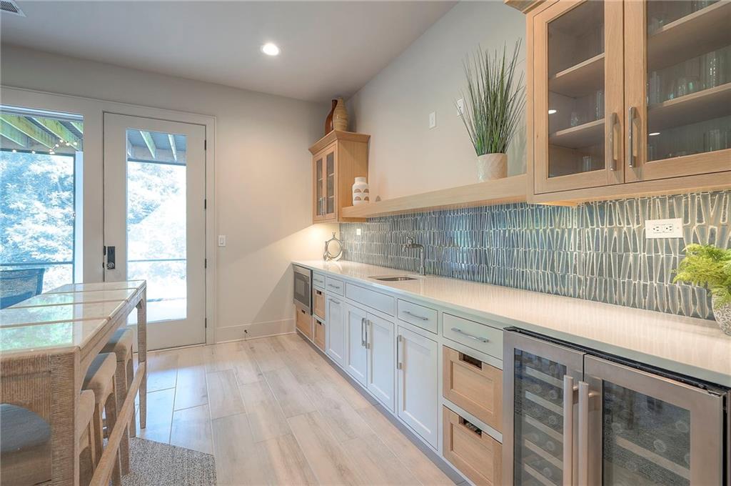 7736 N Donnelly Avenue