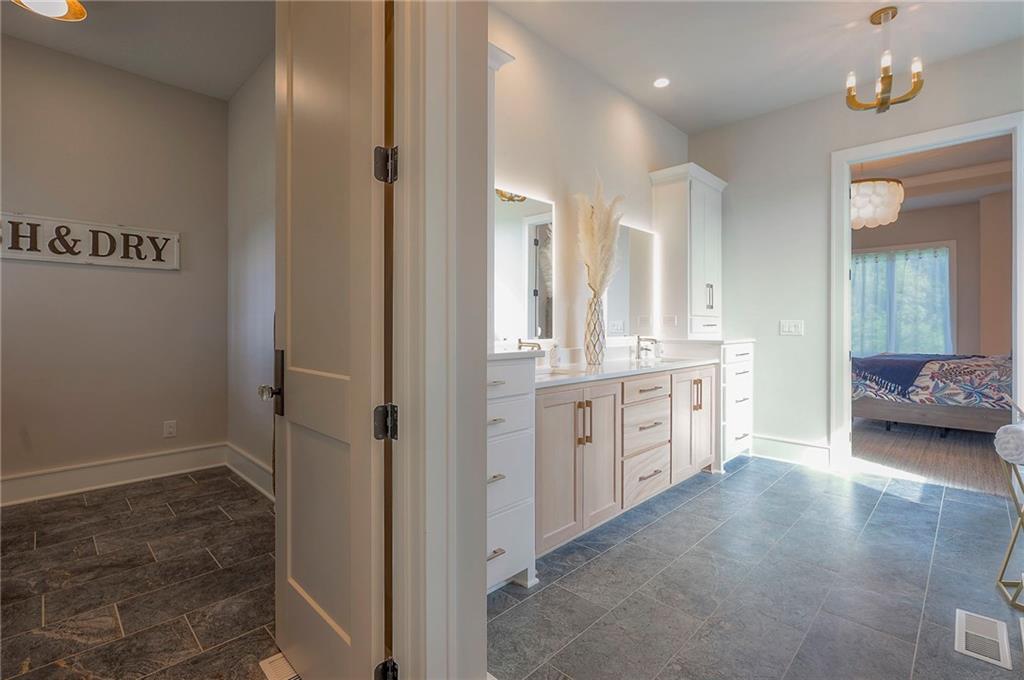 7736 N Donnelly Avenue