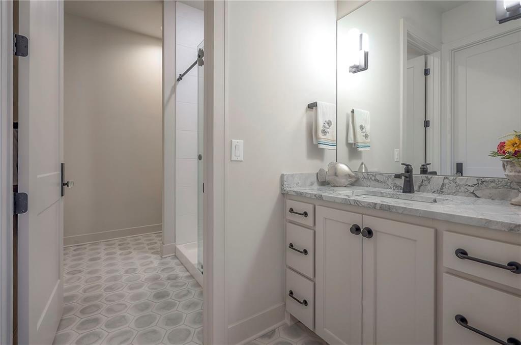 7736 N Donnelly Avenue