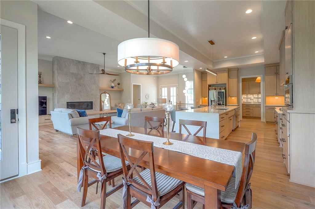 7736 N Donnelly Avenue