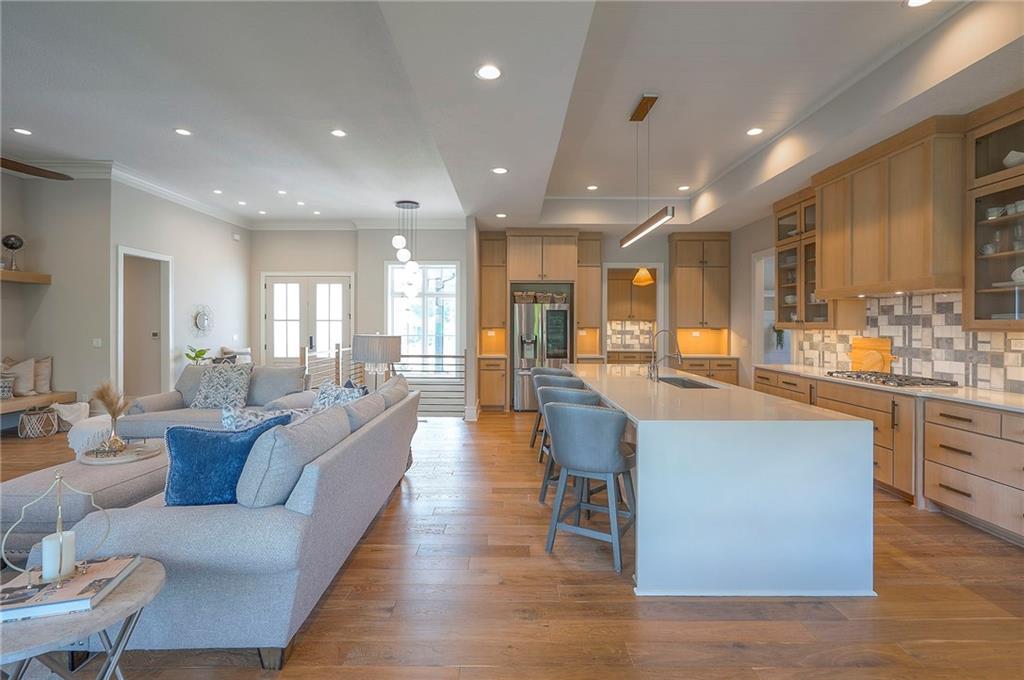 7736 N Donnelly Avenue