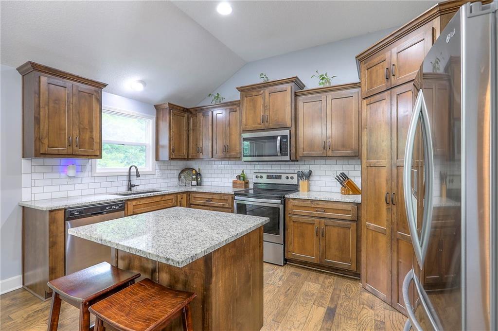 5084 NW Timberline Drive