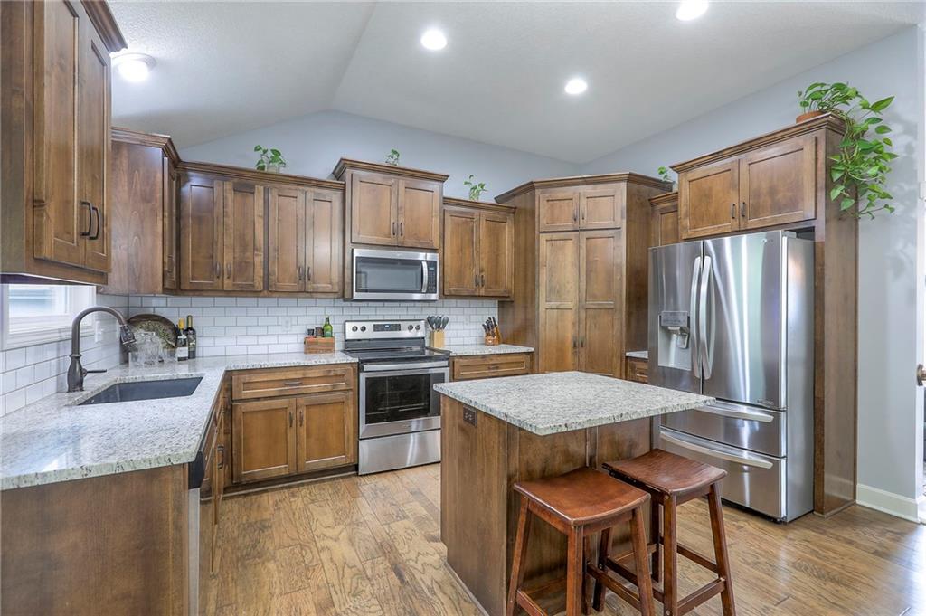 5084 NW Timberline Drive