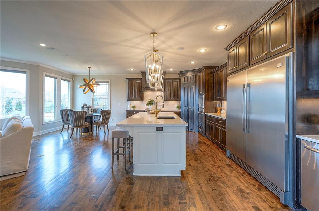 10502 N Willow Avenue