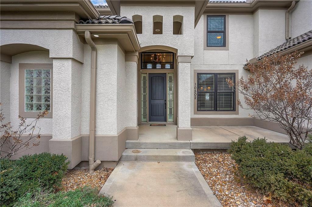 10502 N Willow Avenue