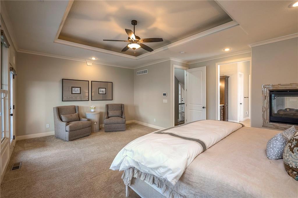 10502 N Willow Avenue