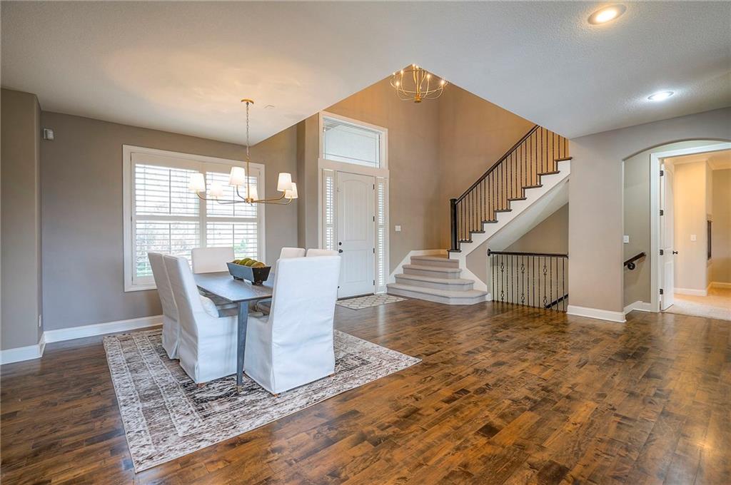 10502 N Willow Avenue