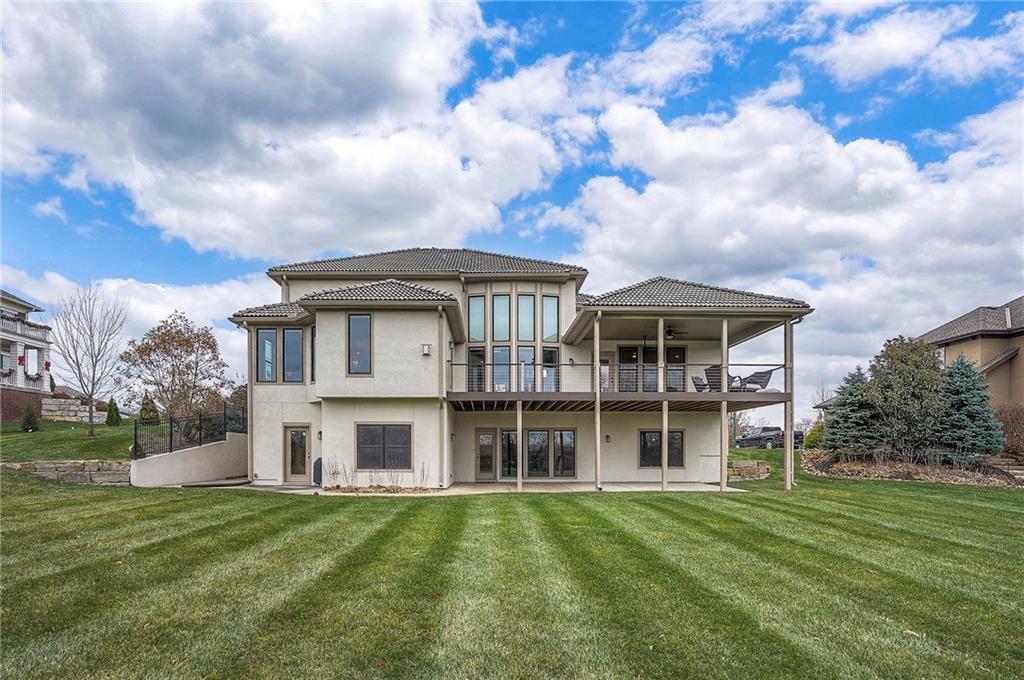 10502 N Willow Avenue