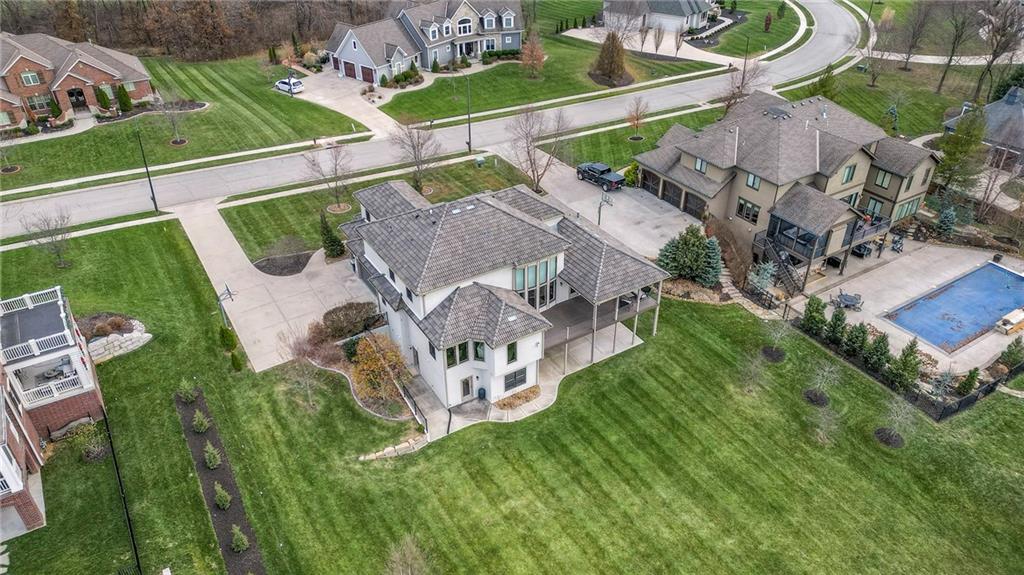 10502 N Willow Avenue