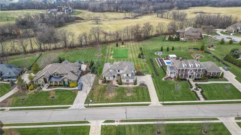 10502 N Willow Avenue