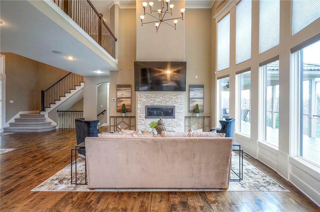 10502 N Willow Avenue