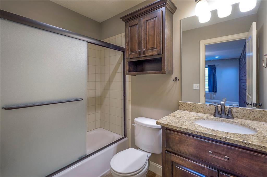 10502 N Willow Avenue