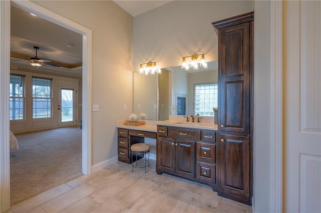 10502 N Willow Avenue