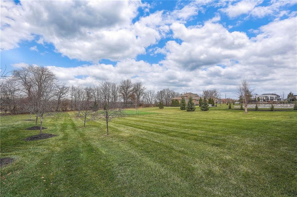 10502 N Willow Avenue