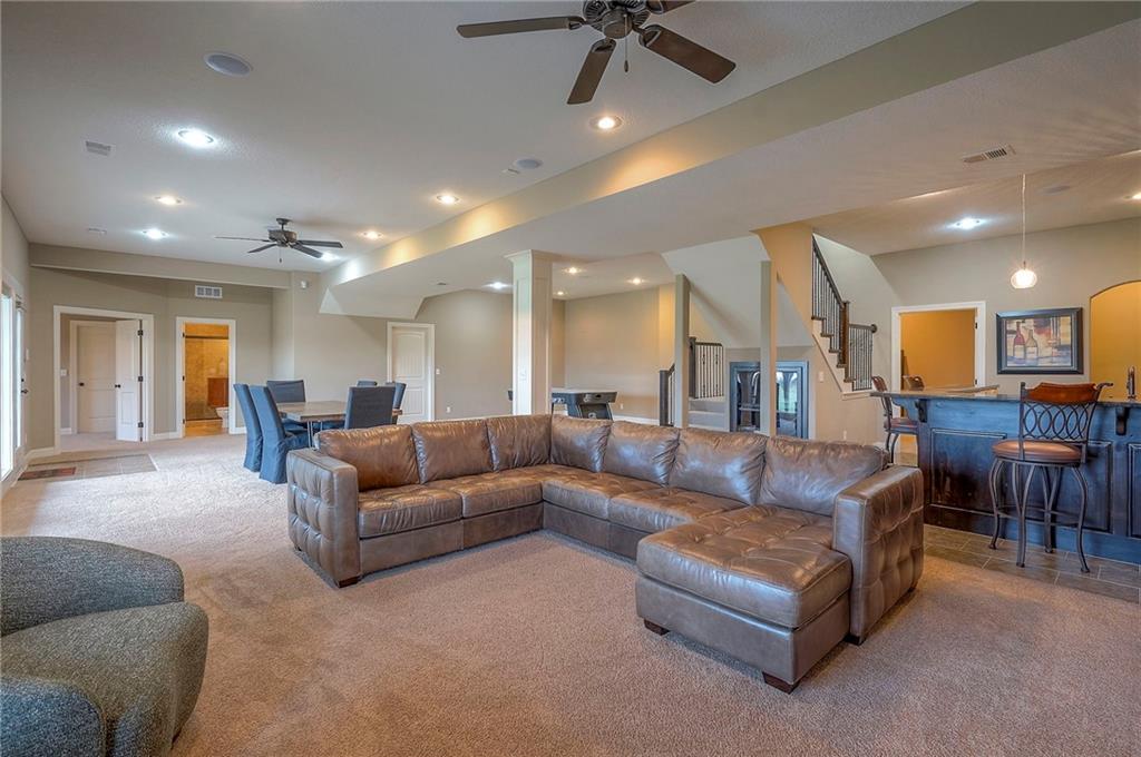 10502 N Willow Avenue