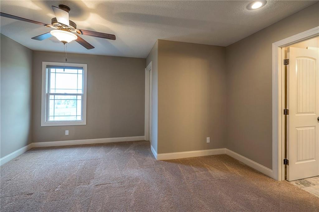 10502 N Willow Avenue