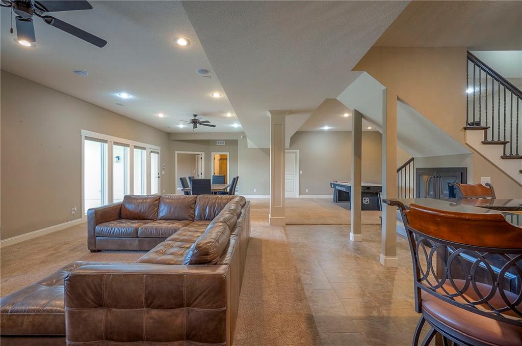 10502 N Willow Avenue