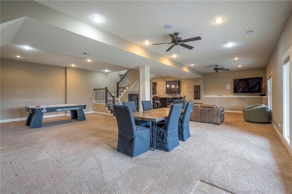 10502 N Willow Avenue