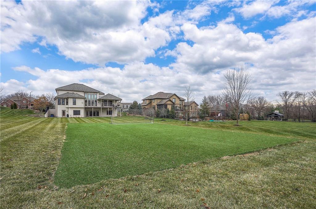 10502 N Willow Avenue