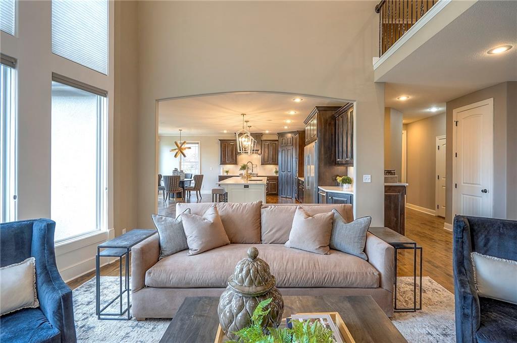 10502 N Willow Avenue