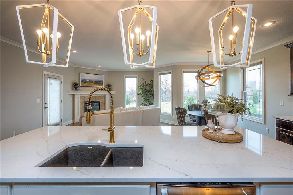 10502 N Willow Avenue