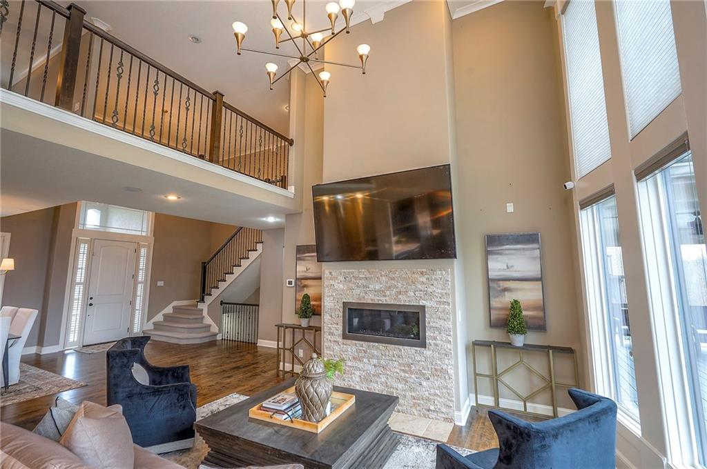 10502 N Willow Avenue