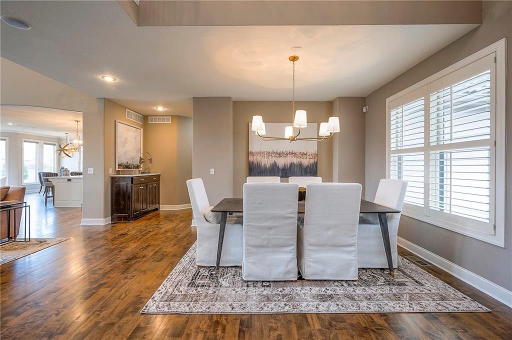 10502 N Willow Avenue