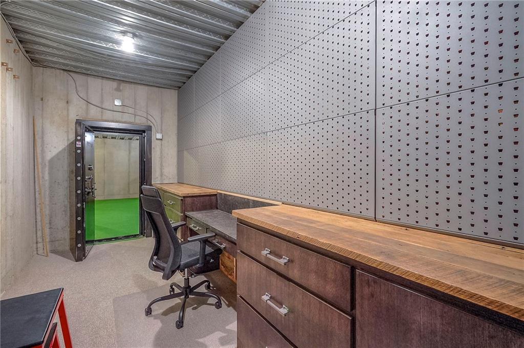 10502 N Willow Avenue