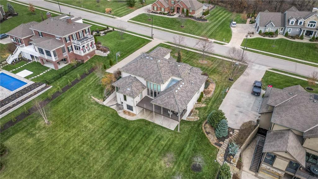 10502 N Willow Avenue